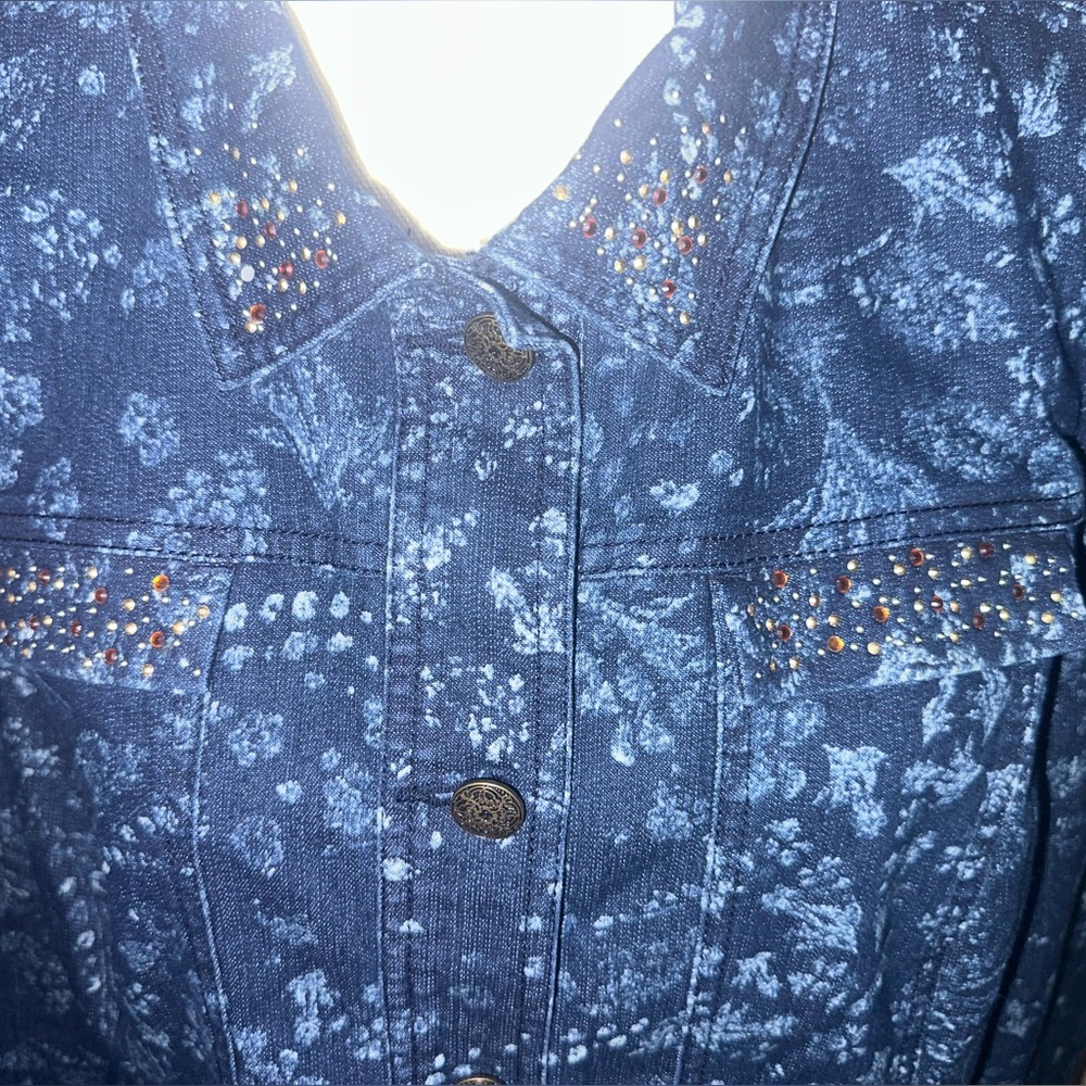 Erika Women’s Denim Jacket Floral Print with Beading on pocket and collar. PXL - Picture 6 of 14